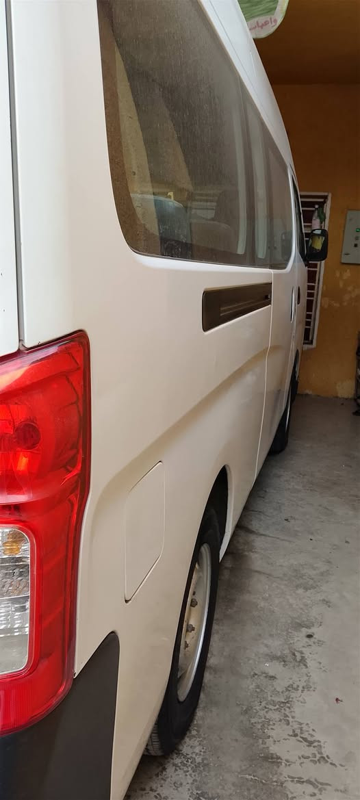 السلام عليكم نيسان يورفان 2014 كفاله عامة ماعدى الباب بي صبغ شبر السعر 195 وبيه مجال 
رقم الهاتف 
(*********** )
