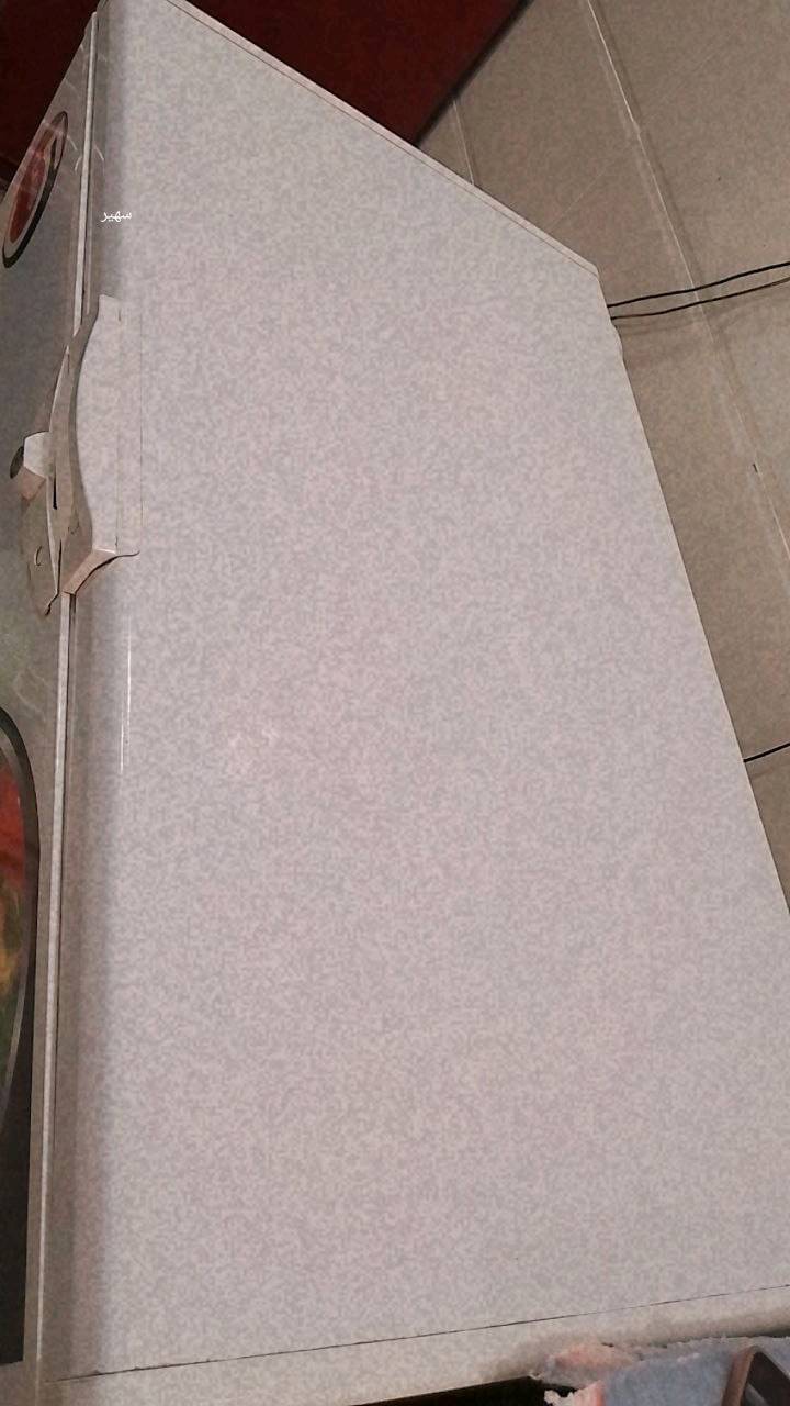 مجمدة للبيع
الحجم الكبير 
لون ابيض 
نضيفة شغالة زين ومابيها اي عطل أو عيب
العنوان بغداد الشعب 
لايوجد توصيل وسبب البيع لان بيتنا صغير وهيه كبيرة الحجم
السعر325 
الف وبيها مجال بسيط