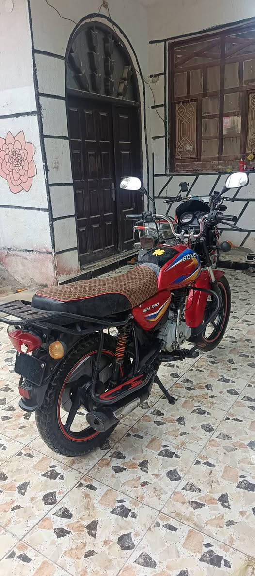 بوكسر موديل 2021 اوراق كاملات للبيع سعر مليون و100 وبيه مجال لشراي محرك مامفتوح مابي نقص مكاني بعقوبة كاطون الرحمة خاص موجود او اتصل ***********
