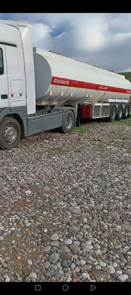 سلام عليكم سياره دمعه موديل 2005 للبيع سياره جاهزه من كل شي دنكير صيني جوبلس تخم تاير. السياره مكفوله من ال عاميه لل دعاميه ***********
