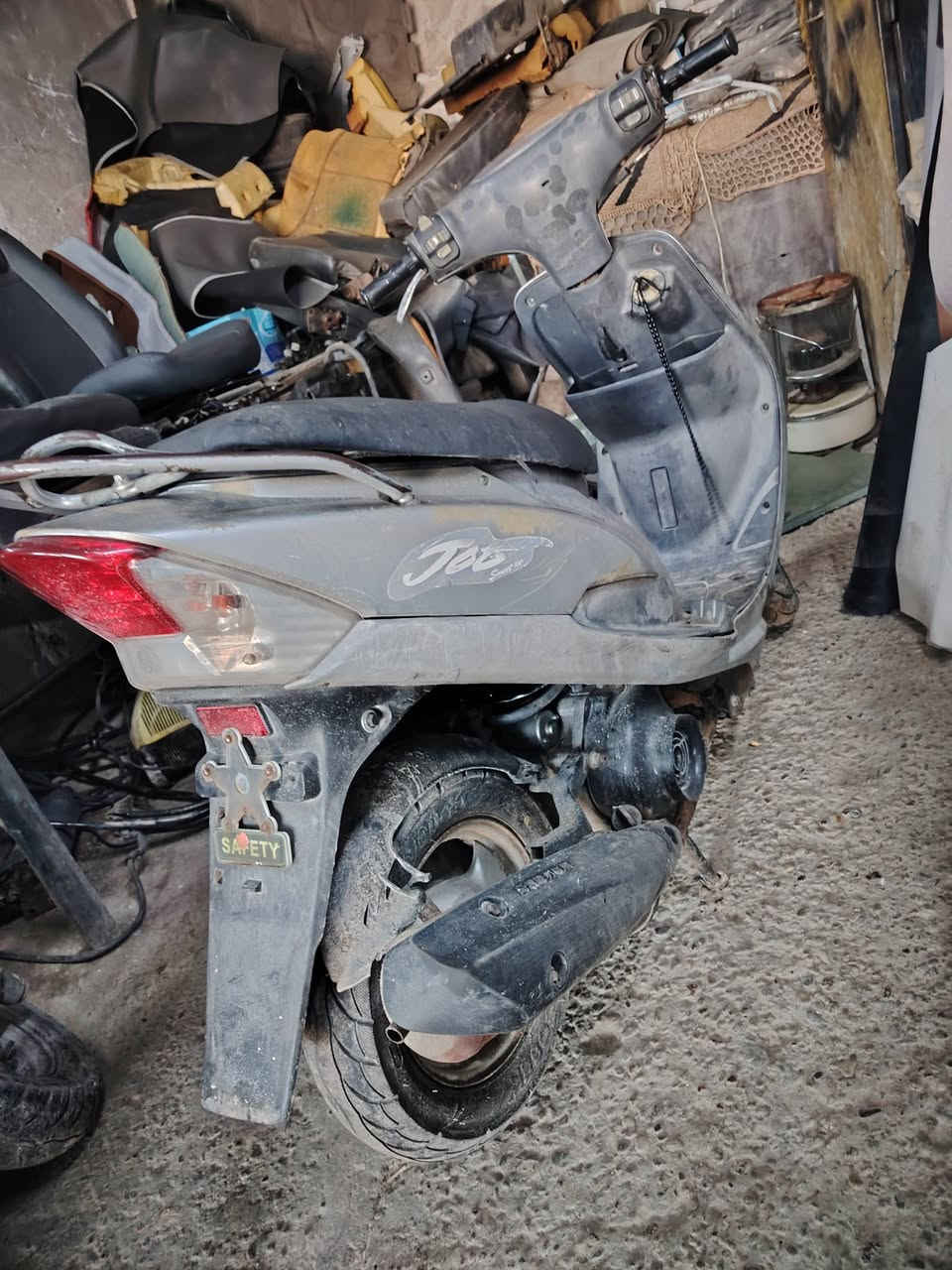 سلام عليكم ورحمة الله وبركاتة دراجه ماكس منغولي سرعتها ١٢٠ البيع شغاله فقط سلف ما يشتغل عطل البارحه  بل مي مكينه ناعمه شلعه معدل تخبل  المكان بغداد مدينة الصدر قطاع ٧٩ مقابل كسره وعطش  السعر ٤٥٠ بيها مجال بصيط الطيبين  رقم الهاتف ***********
