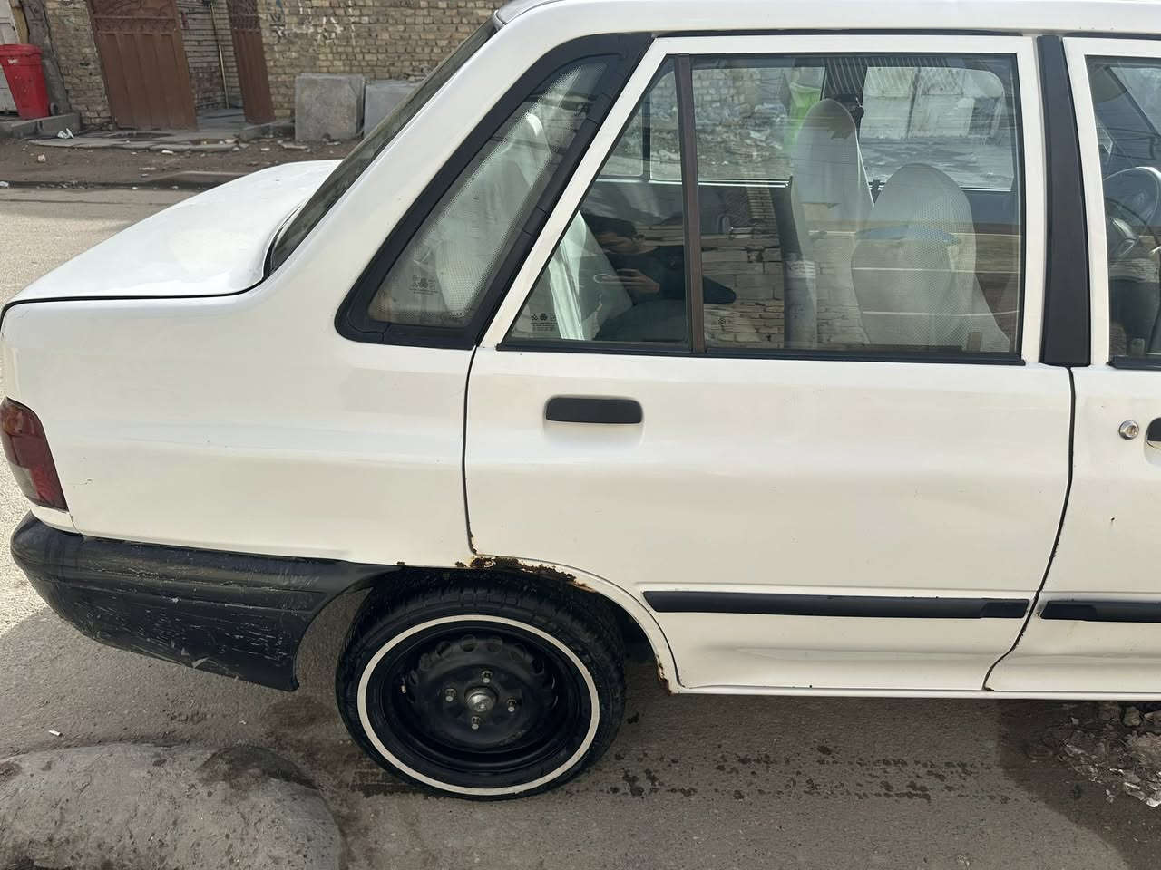 السلام عليكم سايبا خصوصي 2014 للبيع بيها بس بنيد شوية مطعوج وطخة بالباب موضحهن بالصور وخياس بالهلال 
رقم بغداد جديد وهزة جديدة
السعر 43 وبيها مجال مكانها بغداد بلديات
ما متواجد على النت
***********
