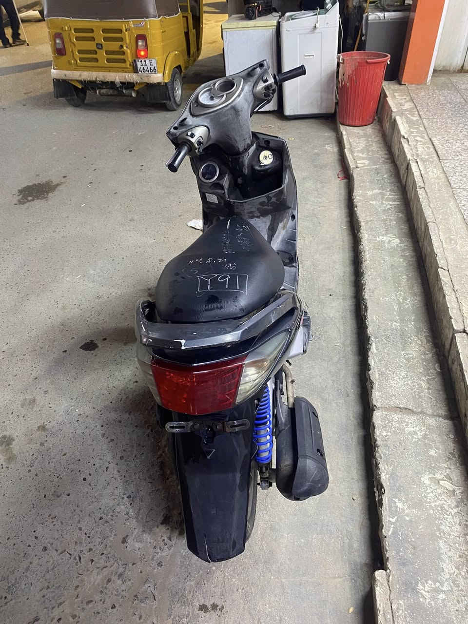 سلام عليكم سكنس فحل مال رمبه دراجه وكاله مكينه مكفوله كفراتها ختم واحد ويه مكينه دراجه خير من الله بس تريشه مكسوره وموجوده عندي سعرها خاص مكاني شعب سريدات 
***********
