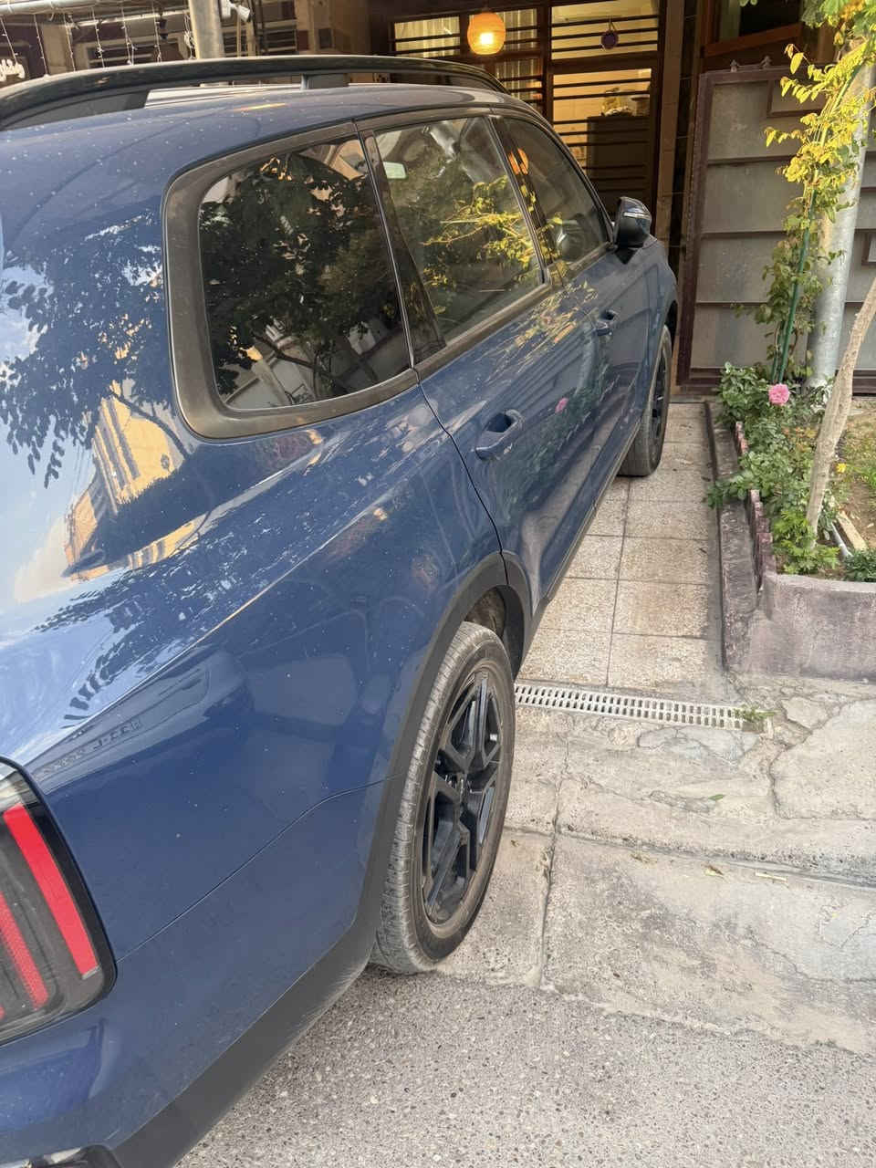 السلام عليكم كيا تولرايد موديل 2023 ماشيه 30 الف كيلو  حادثه الجاملوغ الايسر بالطرف ومصلح بارد 
بغداد حي الجامعه ***********
السعر 29 الف $
