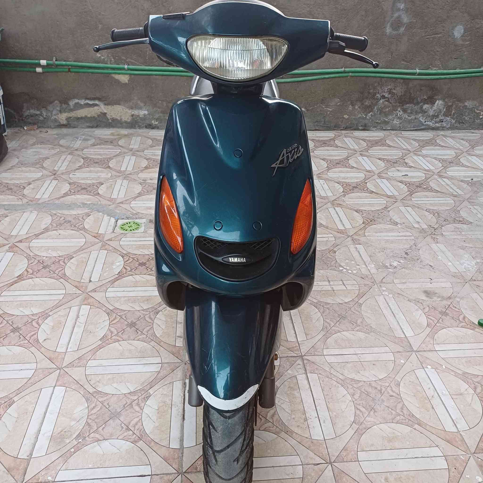 السلام عليكم دراجه اكزز حاويه ع وضع اليابان مكاني الرميثه *********** السعر مليون و٤٠٠ قفل دراجه ماشيه اقل ال ٤ الاف
