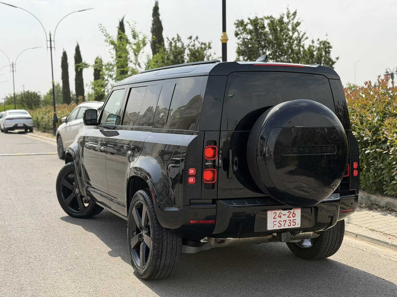Defender P-400
2024 
15000 mil 
سيارة فقط نص جامرلغ خلفي صبغ 
بدون اي ايرباك بدون دواخل 
سيارة وارد امريكي 
كاتي دهوك تترقم شمالي فقط 
مكان سيارة اربيل 
للاستفسار 
***********
***********

