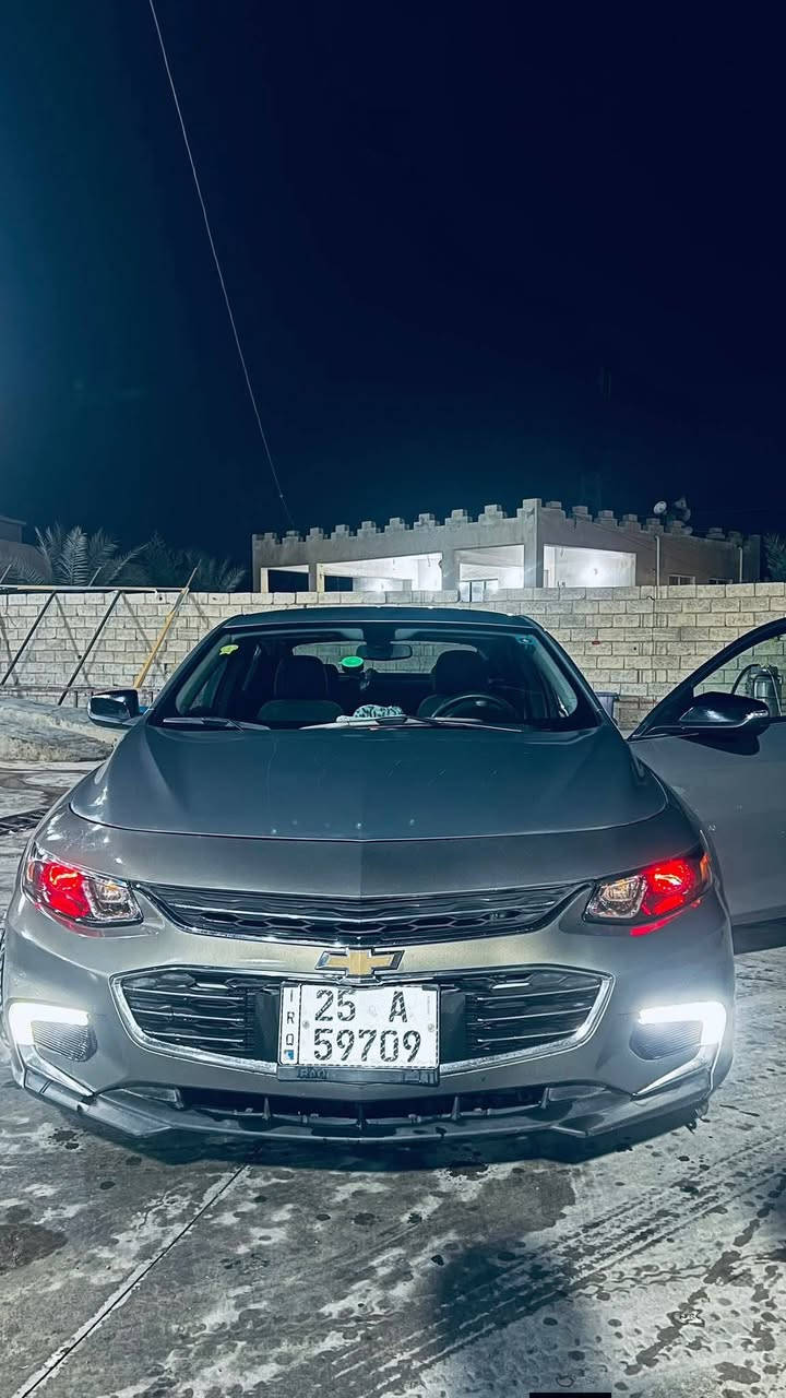 السلام عليكم 
للبيع و ترهم  مراوس بسنتافي موديل 11او , 12 

                                  Chevrolet MALIBU

محرك 1500تيربو 

_اشاير بالمري 

دفع أمامي (FWD).اقتصاد الوقود: ممتاز جداً، تقطع حوالي 14.3 كم/لتر (أو ما يعادل 30 ميلاً للجالون كاستهلاك مختلط).

(ويل كب) مقاس 17

الإضاءة: مصابيح أمامية  التشغيل، مع إضاءة نهارية LED سفلية ومصابيح خلفية LED.

فتح الأبواب بدون مفتاح (بصمة أبواب) على المقابض الخارجية. يعني أربع بصمات على الأبواب 

المقاعد: قماش فاخر مقعد السائق بتحكم كهربائي بـ 8 اتجاهات مع دعامة ظهر قطنية. 

النظام الصوتي: مكون من 6 مكبرات صوت نقية مع راديو AM/FM، بلوتوث، ومنافذ USB 

كاميرا رؤية خلفية عالية الدقة تعرض على الشاشة عند الرجوع للخلف.

نظام التحكم الإلكتروني بالثبات (StabiliTrak)، ونظام منع الانزلاق (Traction Control).

مراقبة الإطارات: نظام قياس ومراقبة ضغط الهواء في الإطارات الأربعة (TPMS).

تبريد ثلج ❄ تدفئة نار 

رقمها كركوك دولي مشروع وطني

مكانها صلاح الدين قضاء العلم 

لل استفسار الاتصال على الرقم ***********

بي واتساب
