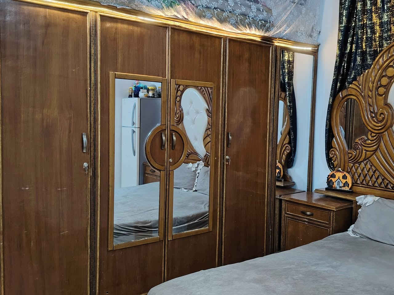 السلام عليكم غرفه اخشاب صاج عراقي تكمه السعر ٧٠٠ وبيها مجال مكاني بغداد الشعب ***********
