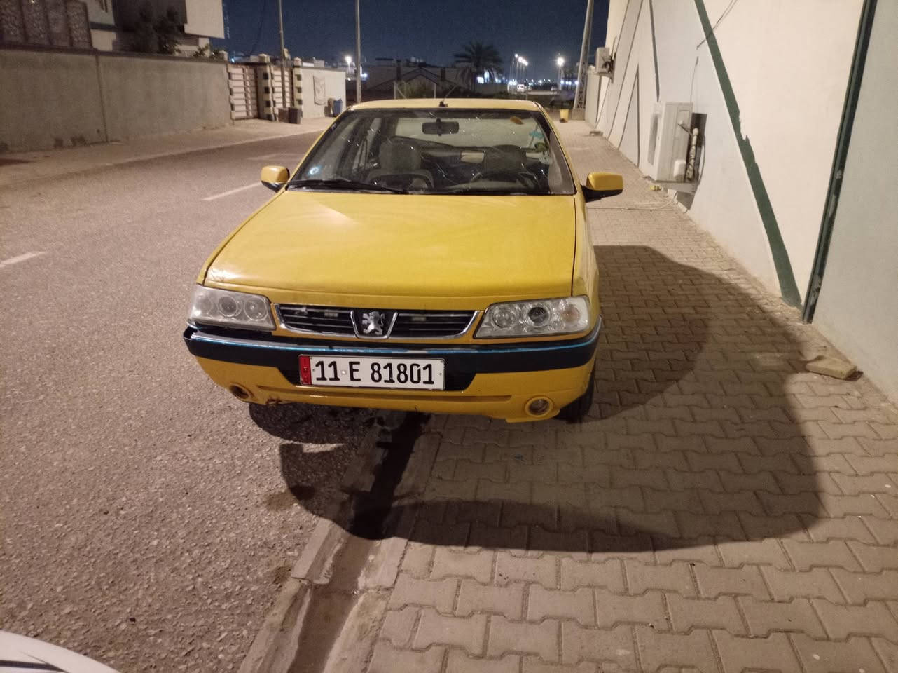 السلام عليكم 
بيجو 405 لميس موديل 2012
رقم بغداد دولي مصفرة ماعليه لا هيئه ولا غرامات  مكينة وكير خير من الله بس يرادله حدادية السعر 
25  ورقة وبيه مجال قليل 
***********
مكان سيارة نجف
