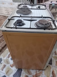 للبيع شغال كله هوه والفرن بس الجامه الاماميه طايحه ومامأثره عليه بقية ...