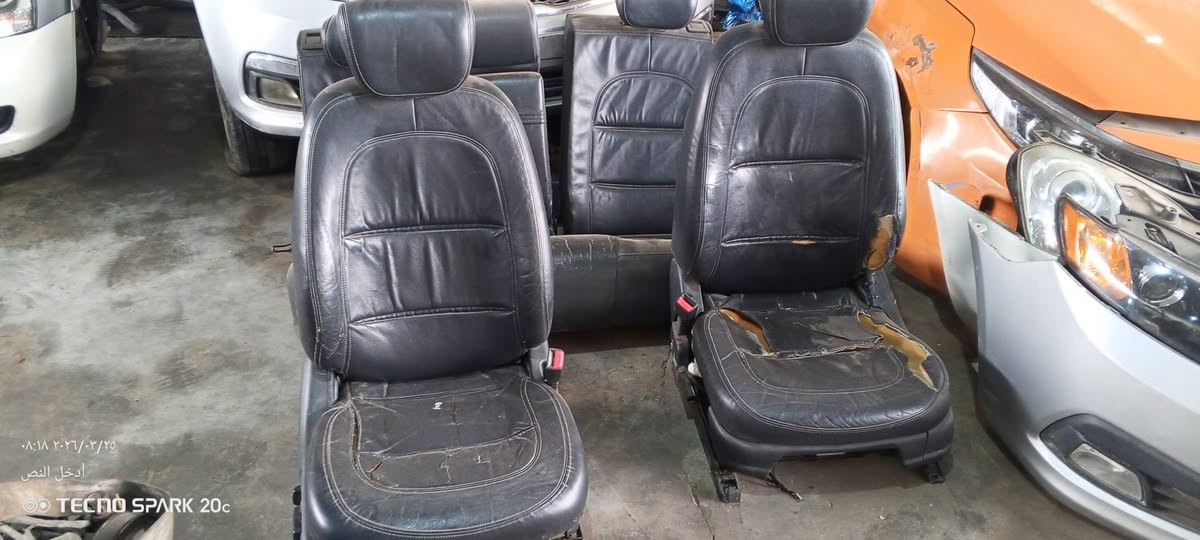 كشنات ازيرا 2010 سعرهن 400 وبيهن مجال///***********
