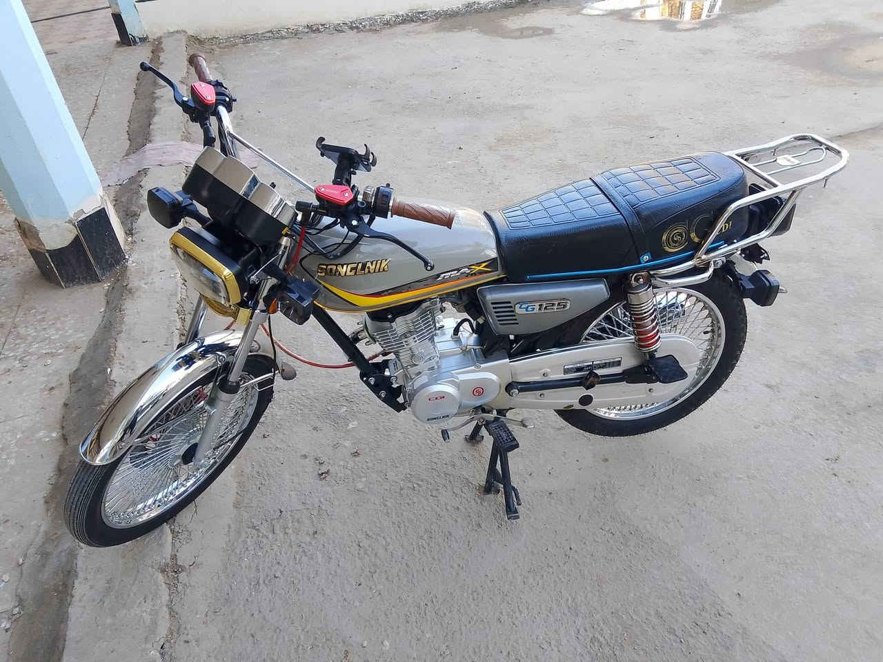 بيع مستعجل تايكر موديل 25 صارله  شهر طالعه منل وكيل شرط مكفوله منل شخط كلشي شغال اي نقص مابيه (اوراق كامله)سعره 670/مكانه حمزه الغربي رقم ***********
