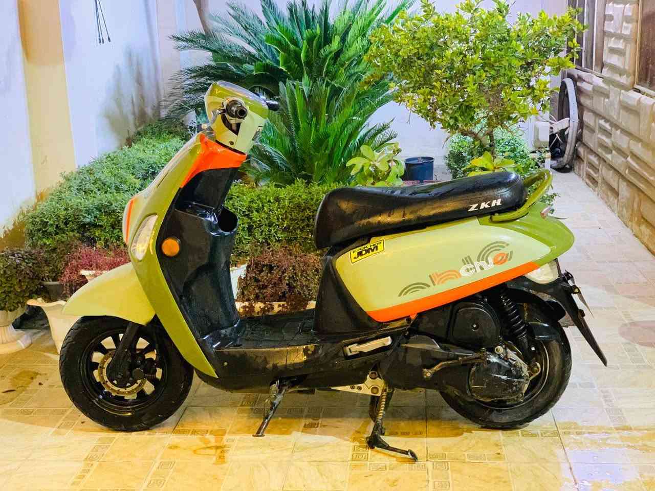 ماكس بوليسي 
السعر/450 وبيها مجال لشراي 
جاهزة مال جناي 
حله مركز المدينة 
***********
