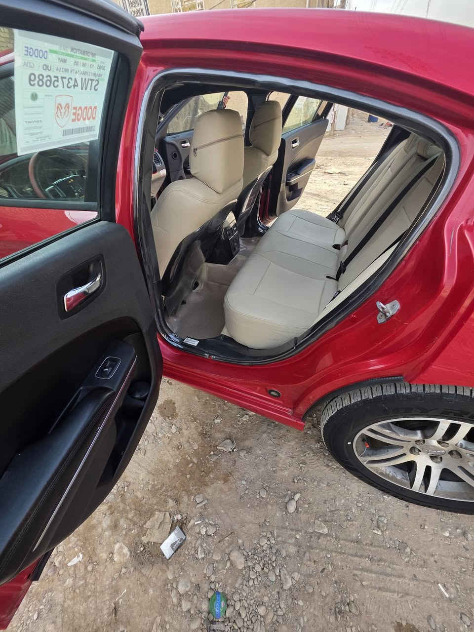 مرخصت الدمن المحترم
سلام عليكم 
جارجر 2014 البيع 
بيها صبغ بنبد وجنطه وجاملغ خلفي 
مكينه وكير جديد موديل 2018قبل شهر شادهن 
عربانه خلفي هيه وكسل جدبد 
صدر مامي كله جديد 
مكيه 3600
كير طيارة 8نمر 
تخم تاير جديد 

سعر 150وبيها مجال 
***********
***********
