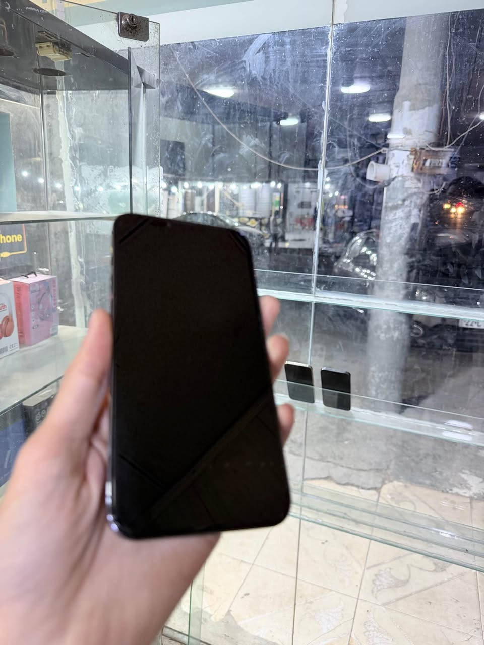 ئایفۆن 13 پڕۆ ماکس 
زاکیرەی 512 گێگا یەک سیم کارت
پاتری 89 🔋مۆبایلێکی هەتا بڵێی جوان و خاوێن
نرخی 520 دۆلار گەیاندن هەیە
ناونیشان هەولێر - قەڵاتی نوێ مۆبایلی هاوکار
ژمارە مۆبایل 📱 *********** أربيل, العراق
