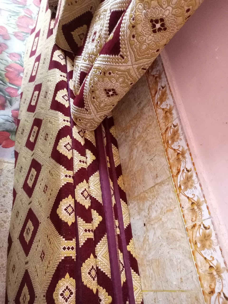 ديوان كعدة عربيه للبيع سعره مناسب للاستفسار الاتصال على الرقم ***********
