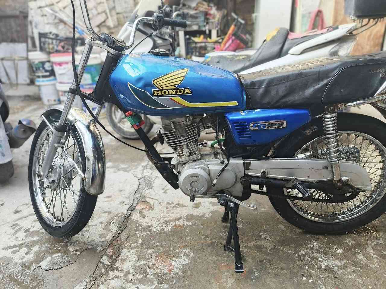 سلام عليكم مكينة ياناهة موديل 19مكينة ممفتحة حتة قبق الكلج ما مفتوح مكينة خرسة سلولي يخبل كاملة مكملة بس كلجاتة شوية تعبانة السعر300قفل
رقمي: ***********بي واتساب
