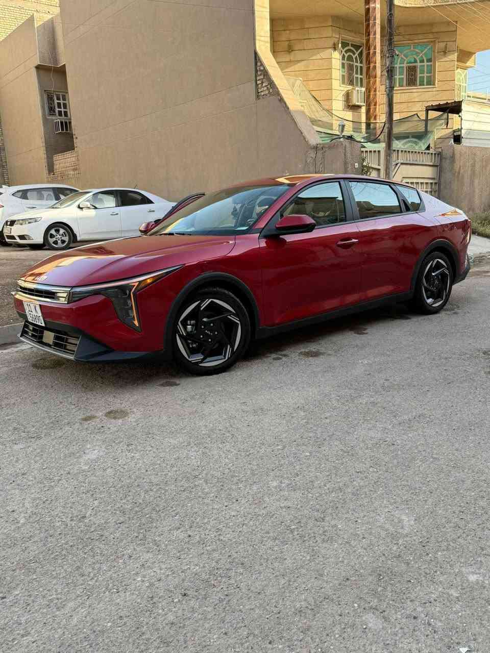 سلام عليكم السياره للبيع 🚘 

 موديل 2025 K4 لون ماروني ♥️ 🔥 
حادث السياره خلفي فقط جنطه مصبوغه ما مبدله 
ليبل واحد السياره 
مدوشمه ارضيه مغلفه حراري السياره كلها 
ماشيه 7 الف دخول جديد 
رقم بغداد جديد السياره جاهزه ومابيها نقص 

مكاني بغداد وهاذه رقمي 
للاستفسار ***********
