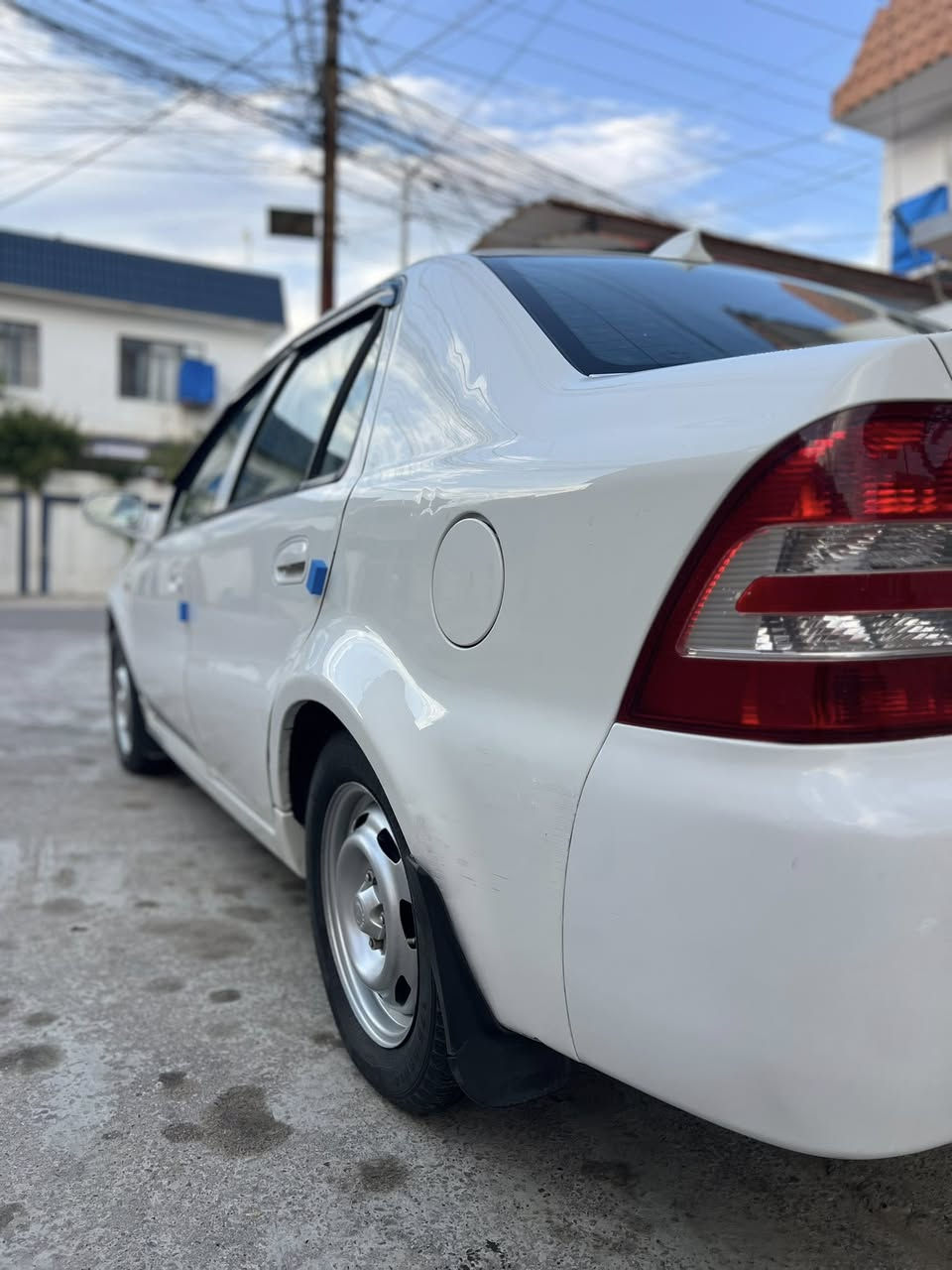 السلام عليكم 
للبيع موديل 2013 قصه حديثه 
كير ومكينه شرط 
رقم الماني سنوية عظم 28 
طخم تاير جديد 🆕 
داخل اسود 
ماشية 190 
شرعي بل موصل شرط تحويل 
بدون صبغ او ضرر فقط مكان كرت وبارد كم مكان 
كابون بيها ورقي شغال كبل تفول شرط 
وباقي سياره خير من الله 
والسعر 55 وبيها شويه مجال لشراي 
*********** واتساب موجود 
موصل حي البكر
