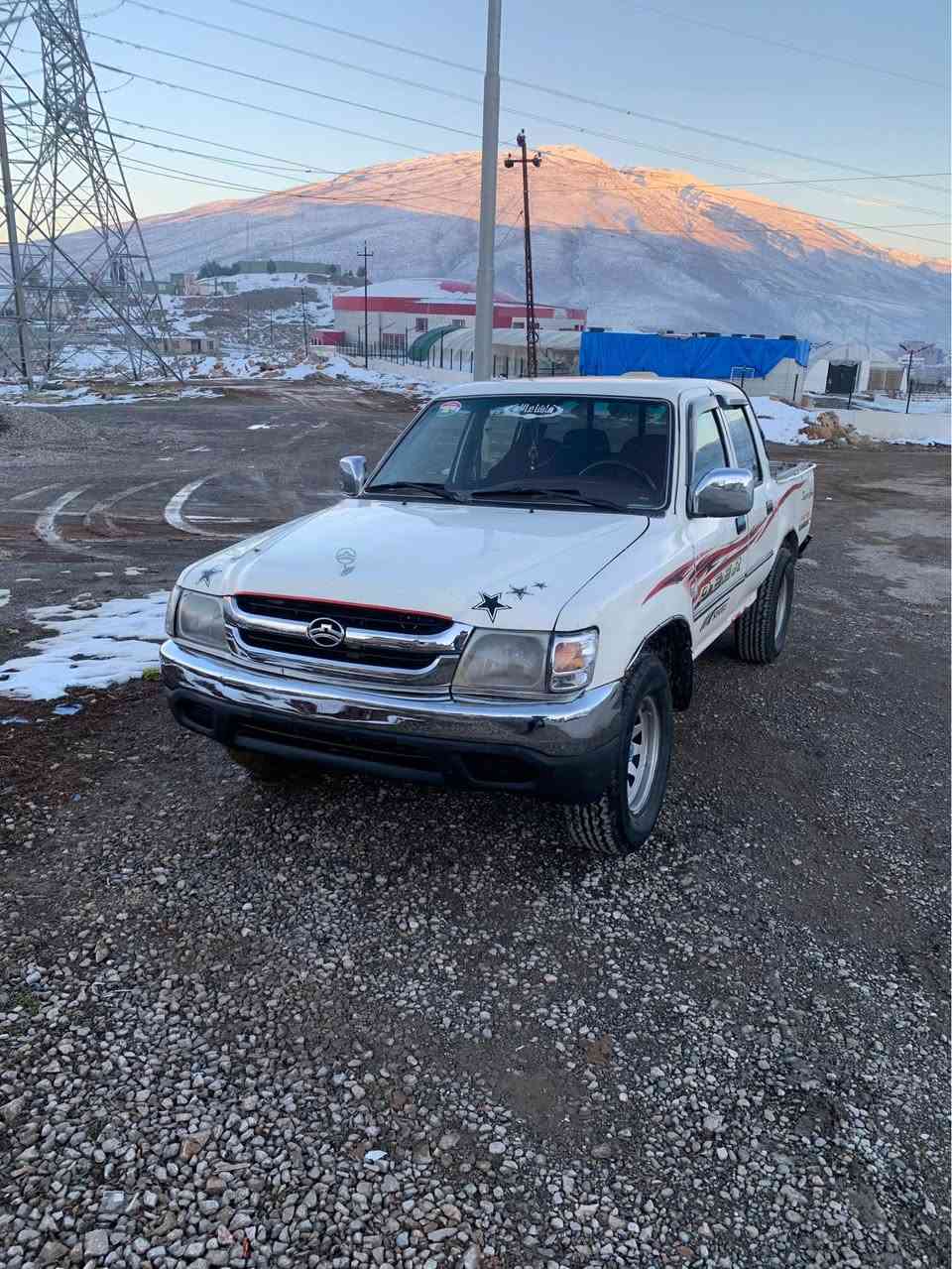 بةناوي خوداي گةورة 
دير مامز لؤ فرؤشتنئ
٢٠٠٦
ناوسؤر
مةلةفئست أصلي
دو پارچةي سبوغة بئ داخيلي
چار جام كارةبا  
گئرو مةكينةو اكسلي بةشةرت 
چار تاي نوئ  
توندو تؤلة
گةرمي بةشةرت اكاتة حةمام
سحريشي ٣٧ مةجالةكي تيدا
*********** سوران, أربيل
