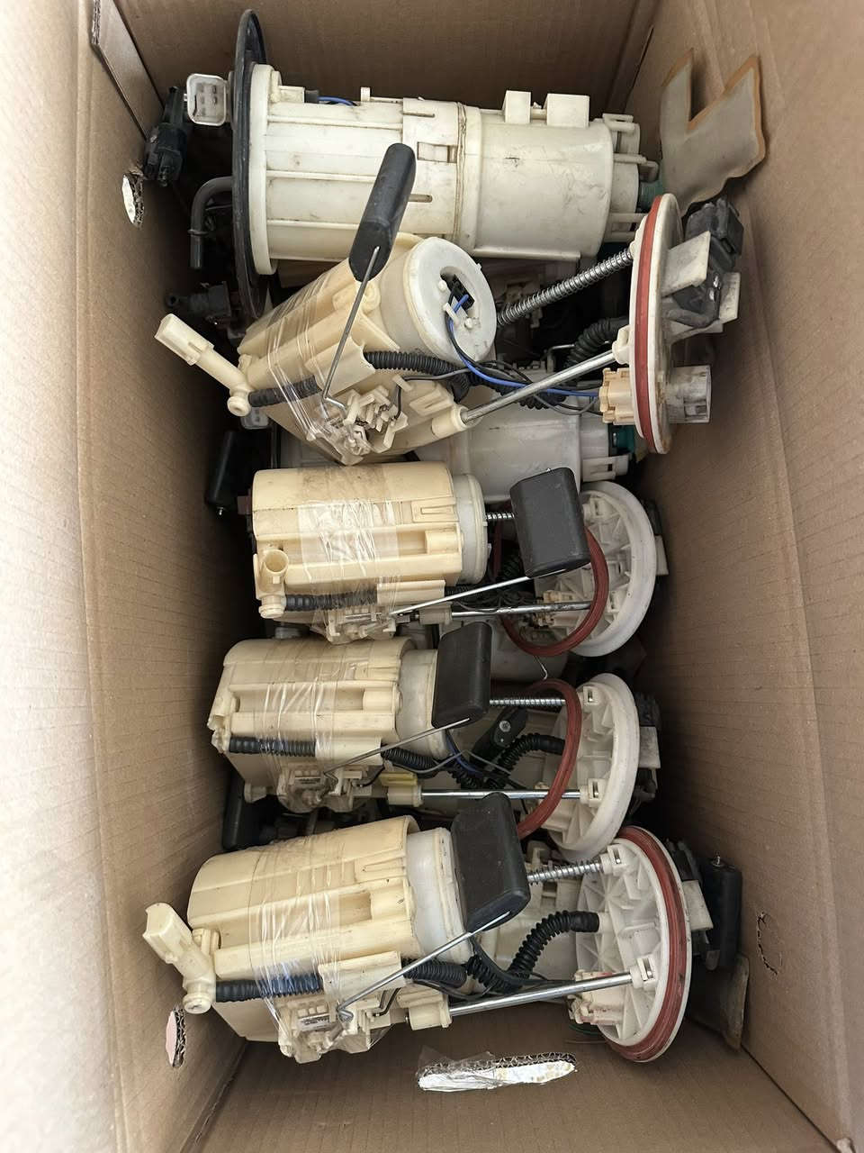 غراض ازيرا تفصيخ 
*********** واتساب 
الخاص مفتوح 
فقط المعروض متوفر
