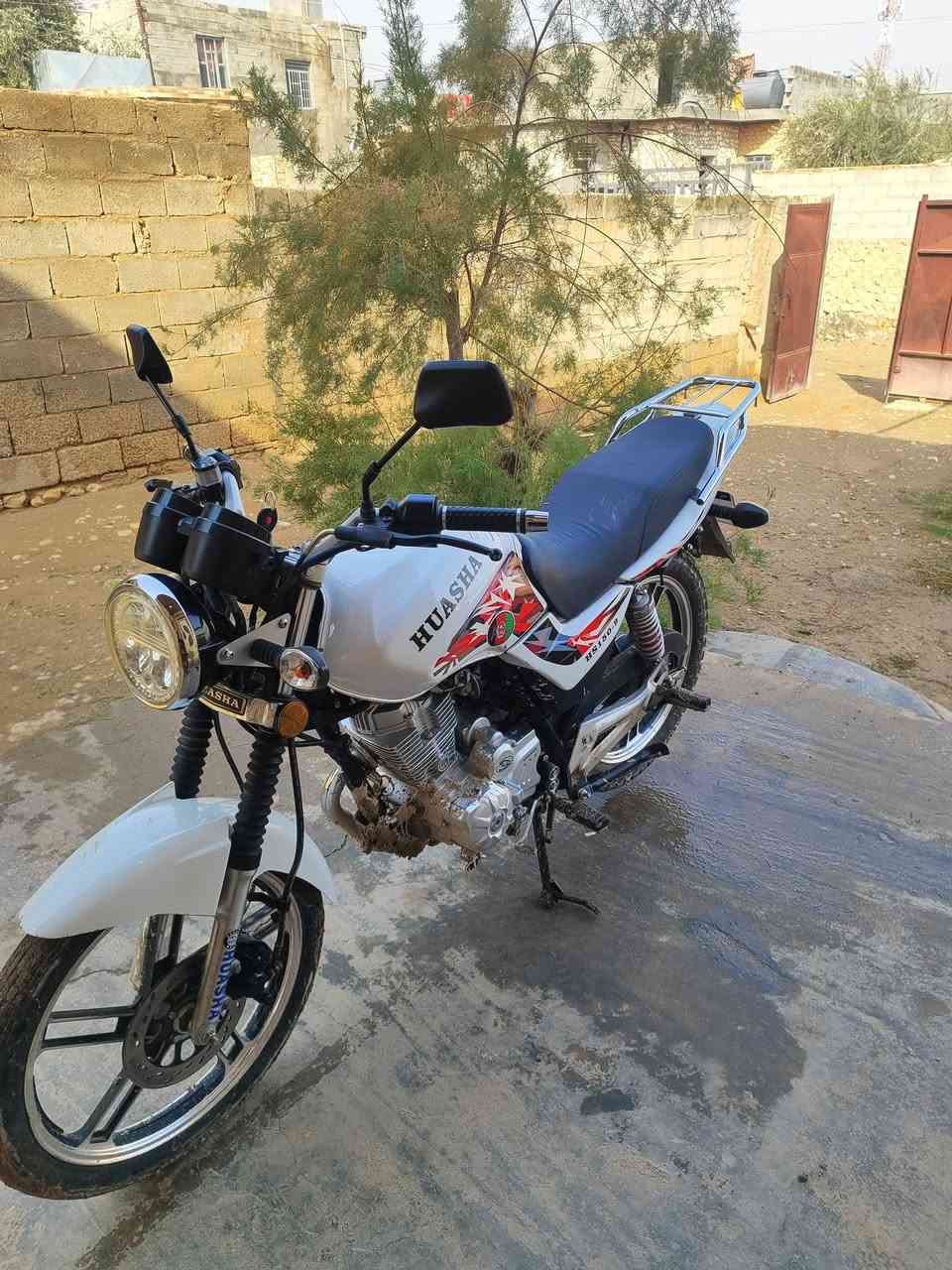 السلام علسكم دراجة هايوشة23 للبيع وترهم مراوس حسب القناعة بيهة ورقة وحدة بدون كمرك بصمة تشغيل عن بعد دراجة بعدهة وضع الشركة كفالة من كلشي السعر 800 مكاني القائم حصيبة
***********
