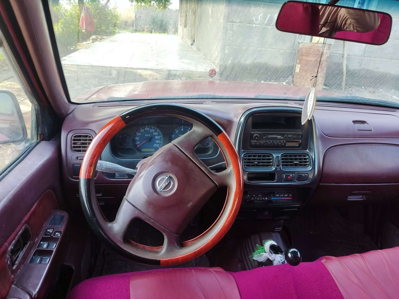 اسلام عليكم نيسان مديل 2009مكفوله كامل مواصفات تحويل ثاني يوم رقم انكليزي للستفسار الااتصال على الرقم ***********  ***********المكان ذي قار سوق الشيوخ
