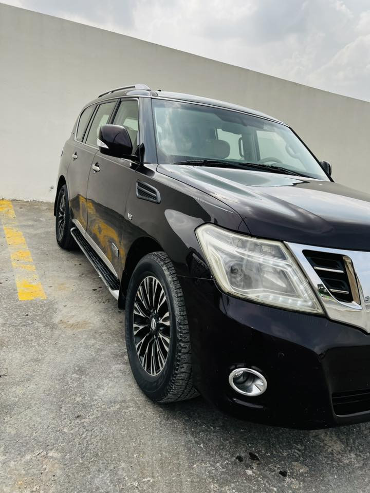 نيسان باترول 
 موديل 2010 وارد خليجي بيه صبغ جاملغ خلفي وبابين صبغ 
رقم بغداد مميز انكليزي بسمي

للبيع او مراوس

المواصفات :

محرك 8 سلندر

7 راكب

نظامABS

مساعد الفرامل barke assist

نظام المحافظه على المسارVSC

نظام توزيع قوه الفراملEBD

نظام مساعده التسلق

نظام مانع انحدار

نظام صوتي شبابي

حساسات اماميه 

حساسات خلفيه

حساس اطارات

شاشة كامره

4وضعيات قيادة
 رمال .ثلوج . صخور
طرق وعره

فتحه سقف كهرباء

صندوق كهرباء 

بصمه تشغيل

بصمه ابواب

قبضه ابواب نيكل

كشن السايق كهرباء

كشن الخلفي منفصل ملكي

كشنات حضن

اشاير باالمري

مانع انزلاق

مانع انغلاق

اوكس / يو اس بي 

داخل كريمي 

تبريد ثلاث قطع مركزي

تدفئه

طفايه متعدده 

وهواي بعد بيه مواصفات بالعافيه على الياخذه  
مكان السياره بغداد
للاستفسار ***********
 السعر 210 وبيه مجال
