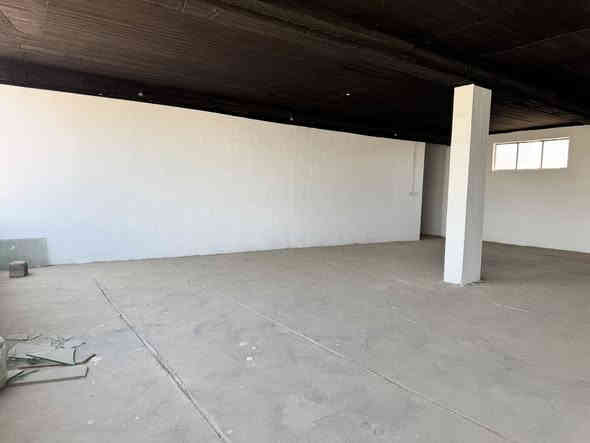 سلام عليكم 
محلات للايجار السنوي 
محلات مساحة الواحد 52 متر طابق أرضي الواجهة 4 متر نزال المحل 13 متر 
و قاعات الطابق الاول مساحة القاعة الواحدة 93 متر الواجهة 8 
مكان تجاري على شارع كوفة نجف مقابيل جامعة الكوفة 
مجاور دائرة التجارة ( أول متنزل من جسر مستشفى الصدر على شارع الكوفة على ايدك اليمنى ) ملاحضة / موقع تجاري 100% 
(وتوجد ساحة مقابيل المحلات)
للاستفسار اكثر الاتصال على الرقم 
× اني بس ناشر للمجمع ما اعرف الاسعار 
***********
