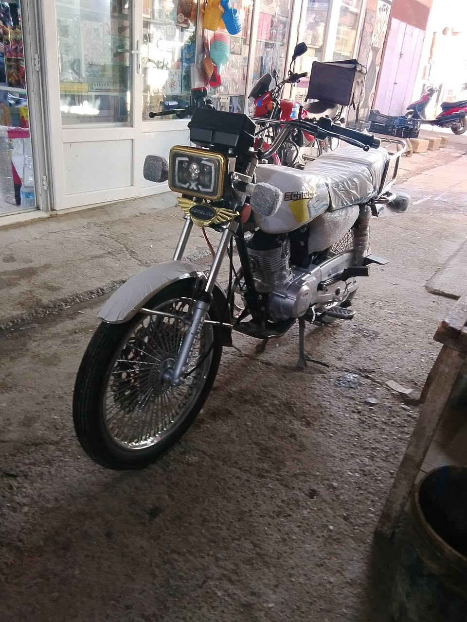 السلام عليكم
درجة تايكر 2025
درجة مكفولة كفال عامة 
درجة جديدة صار  شهر من نازلة 
على وضع الشركة 
مكان ديالى بعقوبة 
ملاحظة الخاص غير متوجد 
السعر 🔥🔥🔥
الرقم ***********
