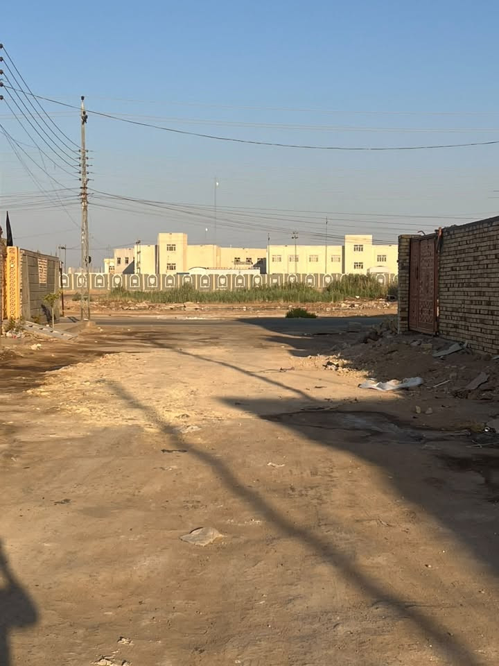 قطعه للبيع منطقه نعمه الريفي قرب معرض الأثاث الفرع الثاني  المساحه ٥٠٠ م الواجهه ٢٠ النزال ٢٥ لأستفسار الاتصال على الرقم ***********
