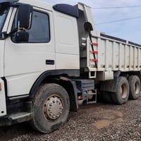 قلاب  فولفو(FM)  للبيع  موديل 2003 گير محرك شرط ✅ تبريد شغال ❄️ تخم تا...