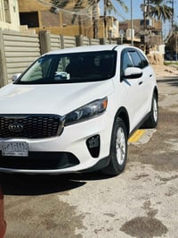 اخواتي سورنتو مديل 2020 وارد امريكي موصفاته عادية شاشة وكامرة فقط رقمه...