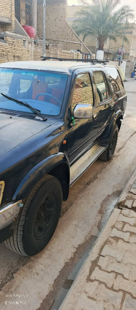 تيوتا لاندكروزر موديل 92 السيارة جاهزة من كلشي نقص بس تبريد كير ومكينه مكفولات المكينه فيفتي 3000  تخم تاير شاده قبل اربع ايام   سنويه بسمي  نافذة لقاية 31 تحويل  ثاني يوم داخله هزه قبل شهر العنوان واسط مركز المدينة السعر 40 وبي مجال حق الجيه للاستفسار الاتصال ***********
