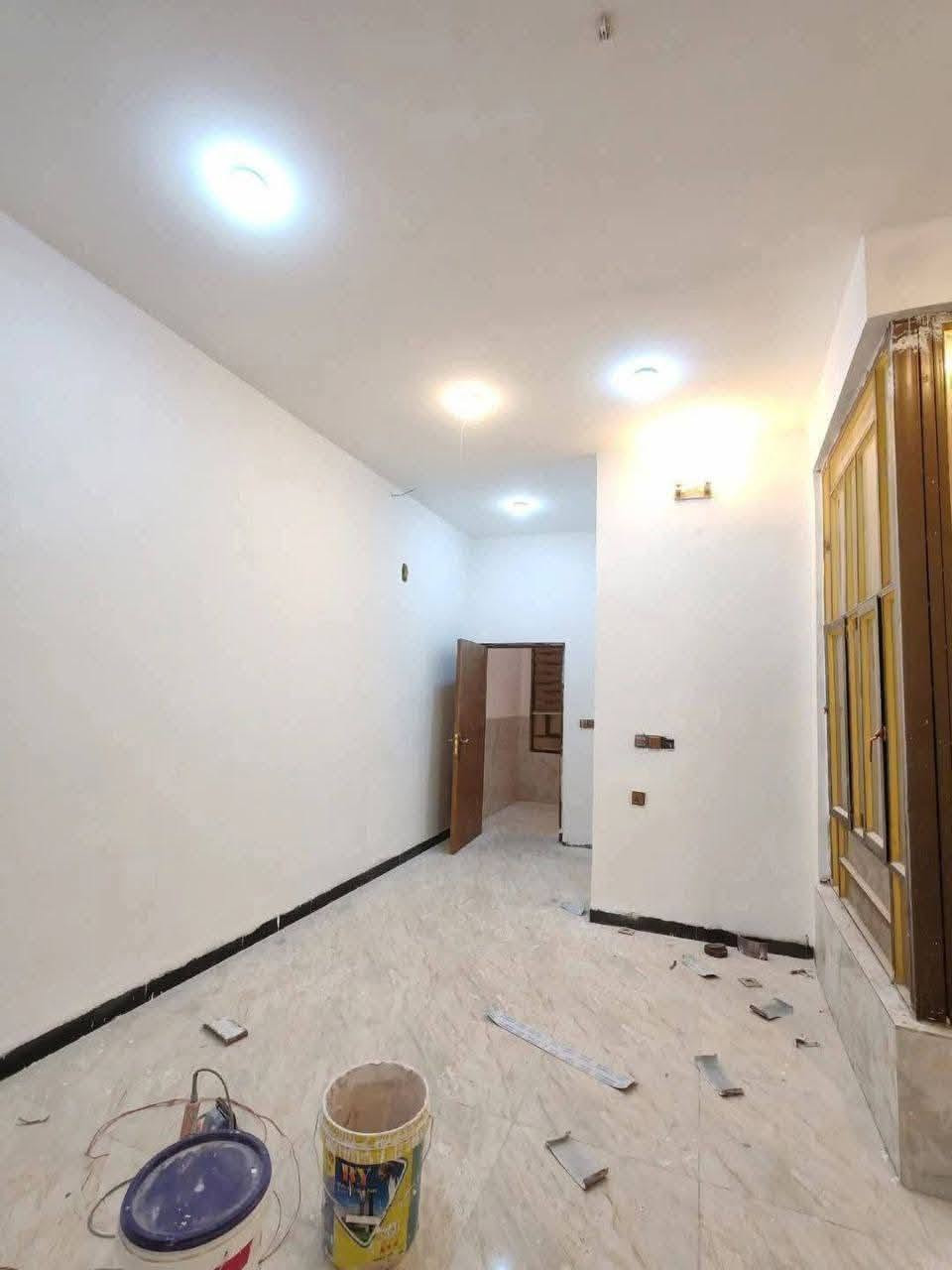 يالله نشتغل كافه لاعمال داخل وخارج طلس واجهيات حيطان تصليح غرف سحبات سقوف ثانويه شبابيج بيبان تنضيف وصبغ الحداديه بنواعهه وشرط العمل درجه اوله نواع الصبغ نشتغل نثر بسعار منأسبه جدن كلش مراسله الصفحه وتصال بلرقم ***********
