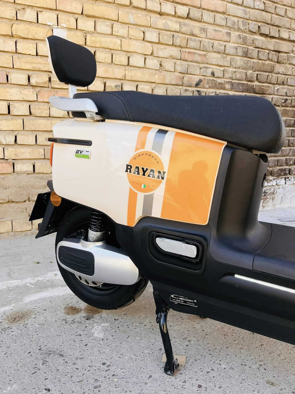 سلام عليكم ورحمه الله وبركاته
دراجه شحن نوع ريان موديل 2025
ملف 1200 عدد البطاريات 6 
عدد النمر 3 عداد الكيلو متر 67 زيرو 
بصمتين + سويجين تشغل عن بعد 
السعر المطلوب750 سعر نهائي 
مكاني بغداد ***********
