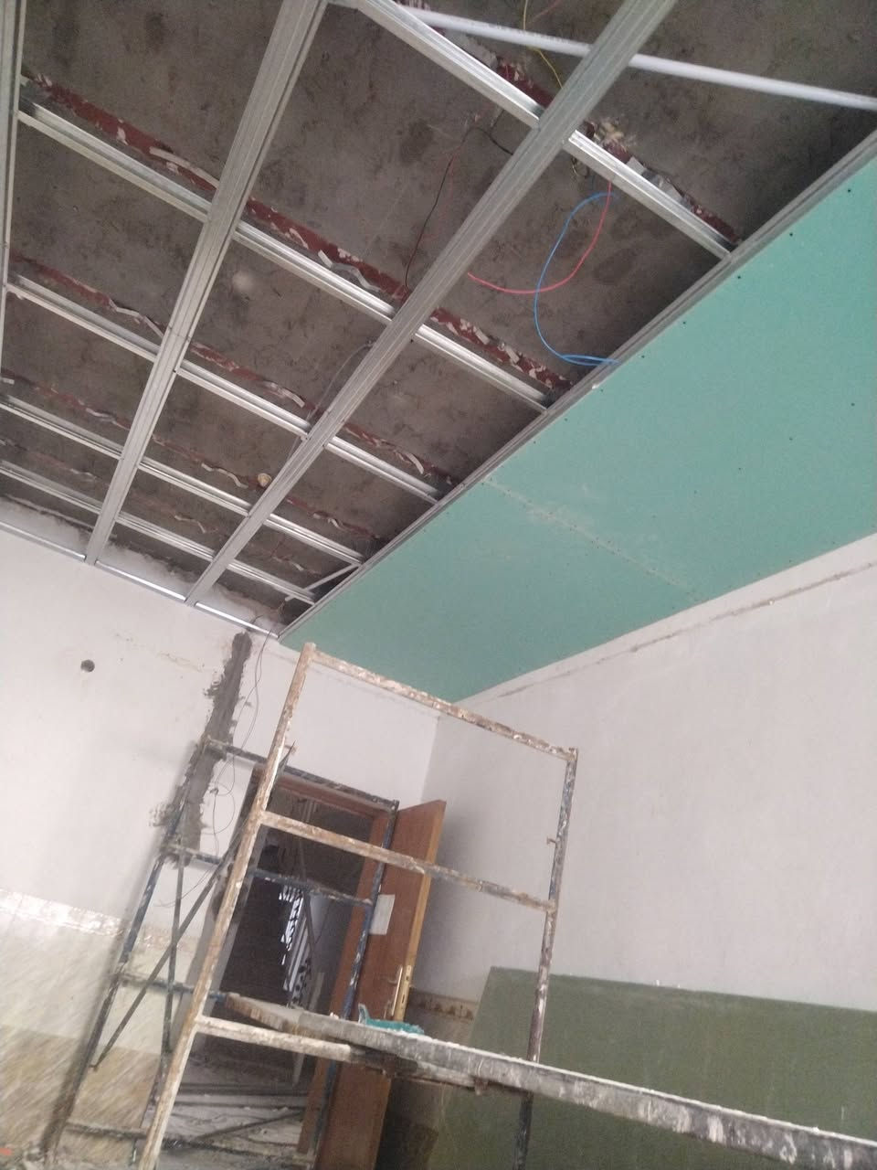 السلام عليكم لي حصللت ارخص شوف الحديد والشغل
مستعدون لعمل كافة أنواع الديكور جبس بورد العمل الصبغ الداخلي والخارجي صبغ واجهات الاستفسار عن فكرة العمل اتصال ***********
سعر المتر ٣٠الف صبغ جوتن
