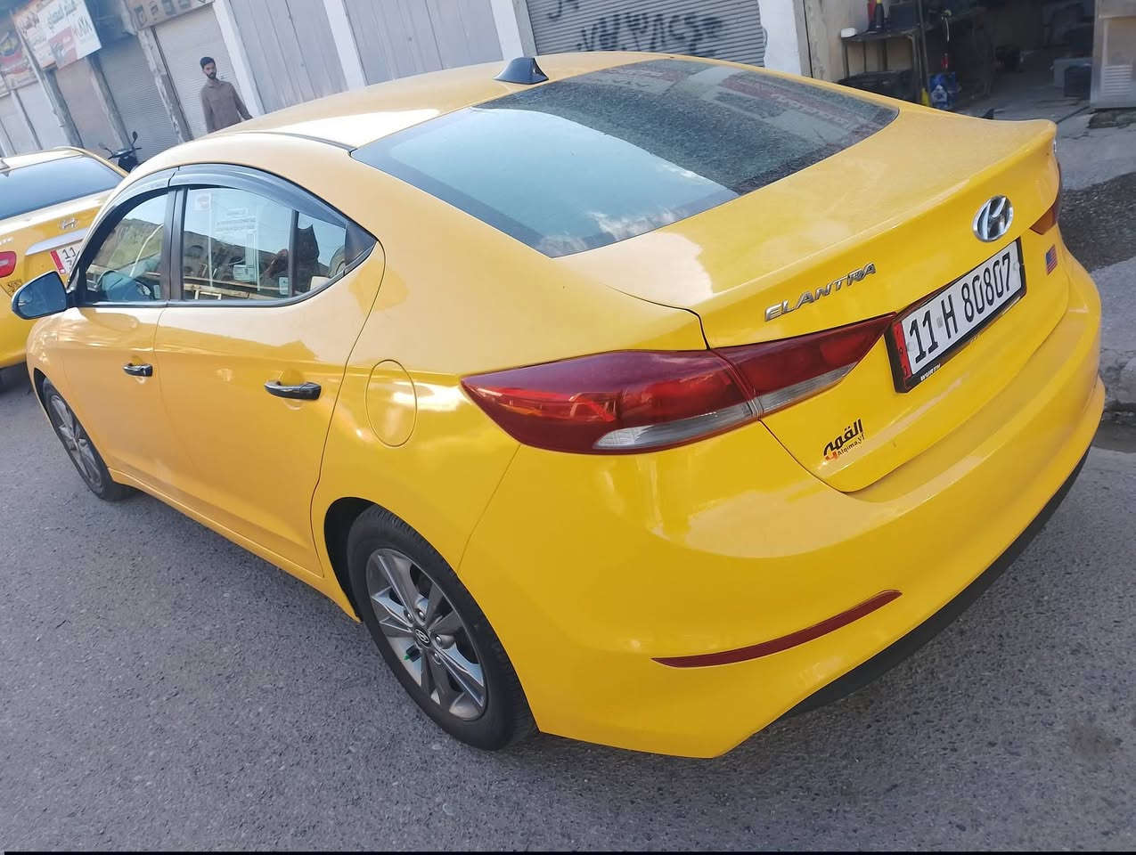 السلام عليكم 
النترا 🚖 
وارد امريكي 🇺🇲 
موديل 2017👋 رقم بغداد أوربي 👋 
سنويه وهزه جديده 🙋 هيئه وغرامة صفر 🚦 
بدون كاربون بانزين ⛽ شرط التحويل 🚦 
محرك وكير شرط 👋 
طخم تاير طخم امامي خلفي جديد 👋 
📢ظررها طخه خفيفه بالحوض الورى والباقي شرط وكدام العين 👀 
🛑#السعر 114$💸 وبيها مجال
***********
