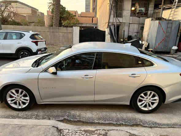 سلام عليكم من رخصت الادمن 
سيارة ماليبو موديل ٢٠١٨ رقم دولي جديد سنوية لغاية ٢٠٣٠ ورقم اربيل شمالي حادثها جاملغ وبنيد صفحة السايق سياره حلوه ومحرك كير خير من الله 
تخم تاير نضيف 
وداخلها نضيف مواصفات LT  
كامرة خلفية دواره 
كشن كهرباء 
+٤ بصمات 
صندوق بصمه وحساس خلفي
تبريد فول 
السعر ١١٧٠٠$ وبيها مجال حك الجية علما السيارة باسمي 
العنوان بغداد السيدية شارع التجاري قرب قاعه اعزاز او عمارات السيدية مجمع ٦
اني مكلفة بالنشر رقم صاحب السياره 
***********
موجود واتساب
