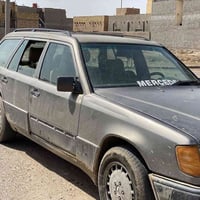 للبيع: مارسدس دب ستيشن موديل 1990 السيارة باسمي وجاهزة للنقل، تمشي وتش...