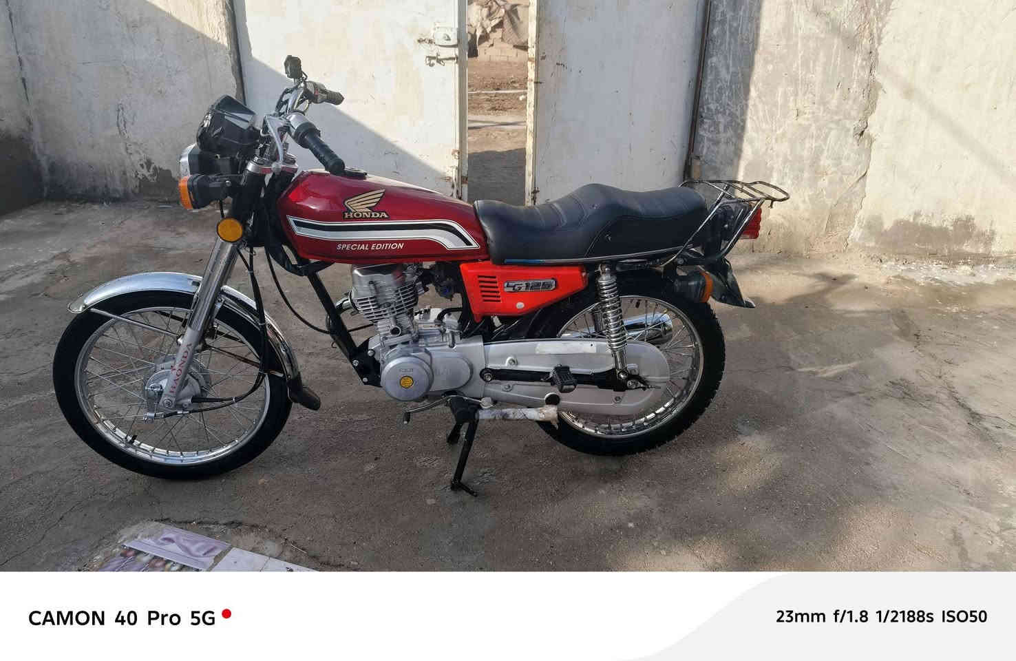 سلام عليكم درجة البيع نامه اصلي محرك ما مفتوحه مكفوله عشائر بدون وراق مكاني كميت سعر 700بيه مجال الشراي تصال ***********
