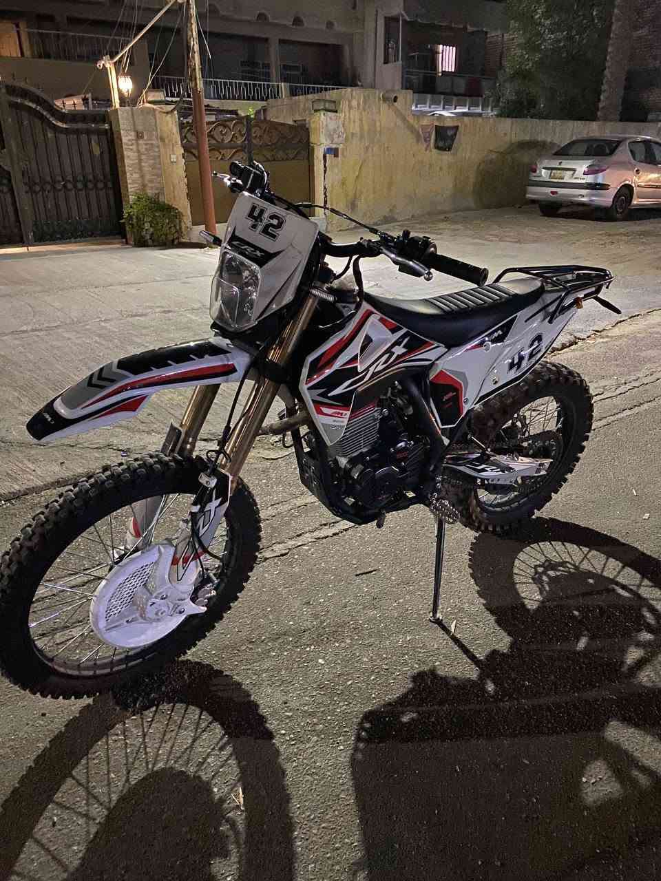 السلام عليكم قفاز crx محرك 350 اربع ولفات
 للبيع  دراجه مكينه وكير  وكهربائيات كفاله عامه دراجه تخبل نمره اولى وثانيه وثالثه بطناش  بيها كم ملاحضه بسيطه كلش (اوراق كامله )
مكان الدراجه بغداد  البنوك  السعر ١٦٠٠ وبيها مجال ان شاء الله 
*********** فقط واتس
*********** واتس ورصيد
*********** كلشي
