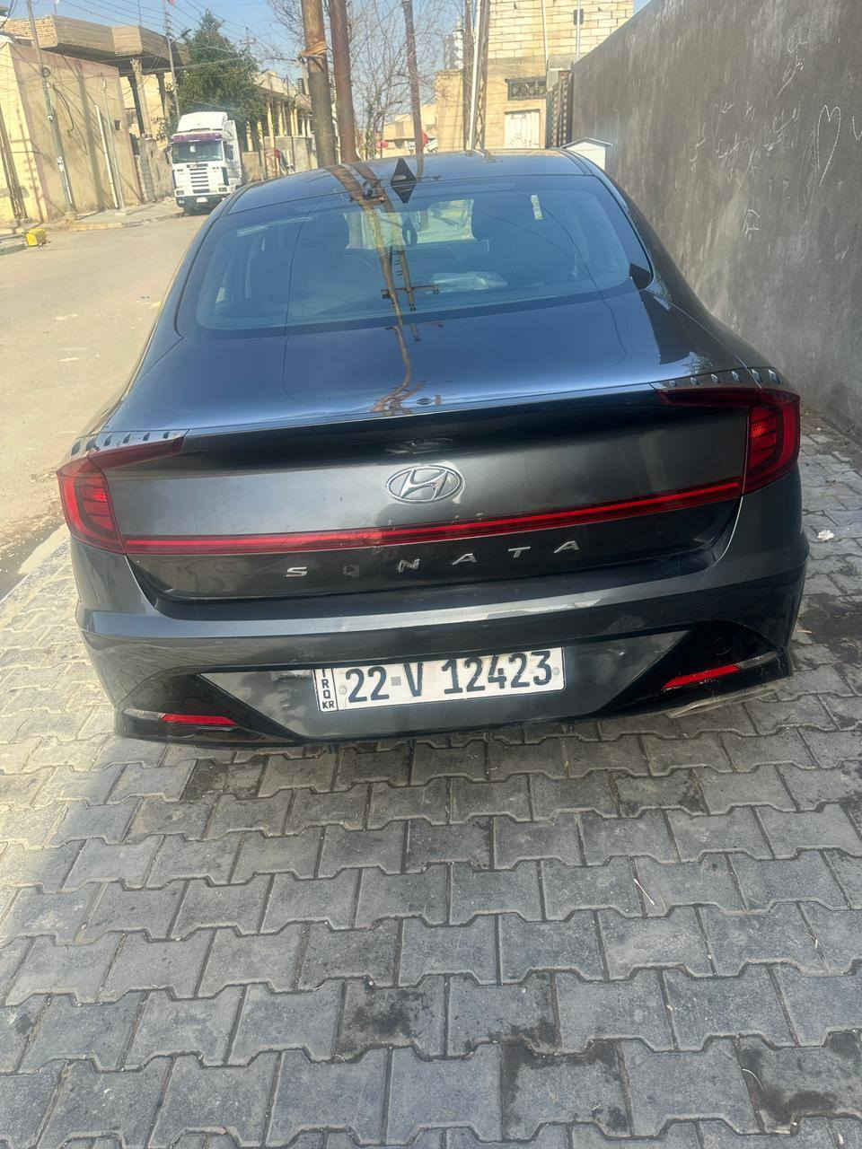 سوناتا موديل 23 لون نفطي
فول مواصفات ما عده الفتحة 
رقم اربيل بأسمي مداور ثاني يوم 
محرك 2500 تنفس طبيعي 
مكان السياره بصرة 
ماشية 100 الف كيلو وقابل لزياده
الضرر بنيد مبدل ومصبوغ 
وجاملغ الايمن نفسيته مفتوح وراجع مشدود مابي حادث
وصارت بيها بارد بقبق الجنطه قليل كلش
وسيارة نضيفه ؏ ايدي تخم تاير جديد كوري شاده قبل شهر
السعر 163 وبيها مجال بسيط
متوفر ؏ الاسيا وعلى الاثير 

***********
*********** البصرة, العراق
