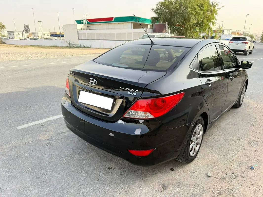 سلام عليكم
اكسنت للبيع وارد امريكي 
ضررها الجامرلغ الايسر الخلفي وراجع ع بارد 
محرك كير خير من الله مكفولات 
تدفئه تبريد 
ماناقصها شي كامله مكمله 
سيارة بسمي تحويل ثاني يوم 
السعر خابر وتدلل 
متواجد ع خط 
***********
