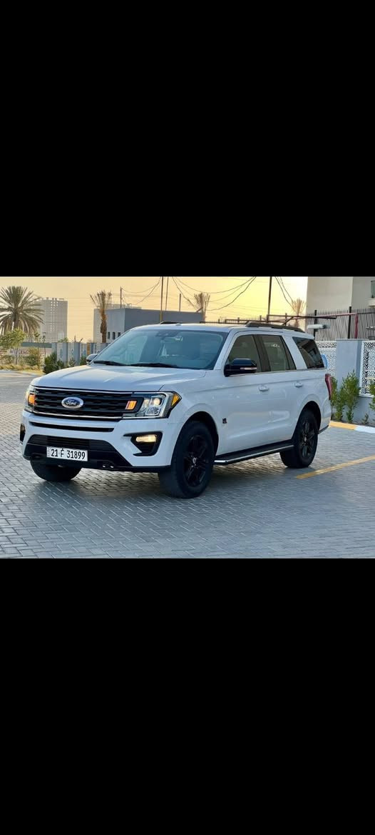 سلام عليكم فورد اكسبديشن 2020 خليجيه مكفوله ماعدا الجاملغ الايمن بي صبغ ربع الجاملغ والجاملغ الايسر بي تكحيلات بسيطه والباقي مكفول السيارا جديده ماشيه 87الف السعر 285 مع المجال الرقم ***********
