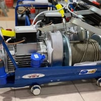 اخوان 🎗                  🥇 لبيع مستلزمات البناء 🥇  ​⚡ 1. رافعات (ونج) ...