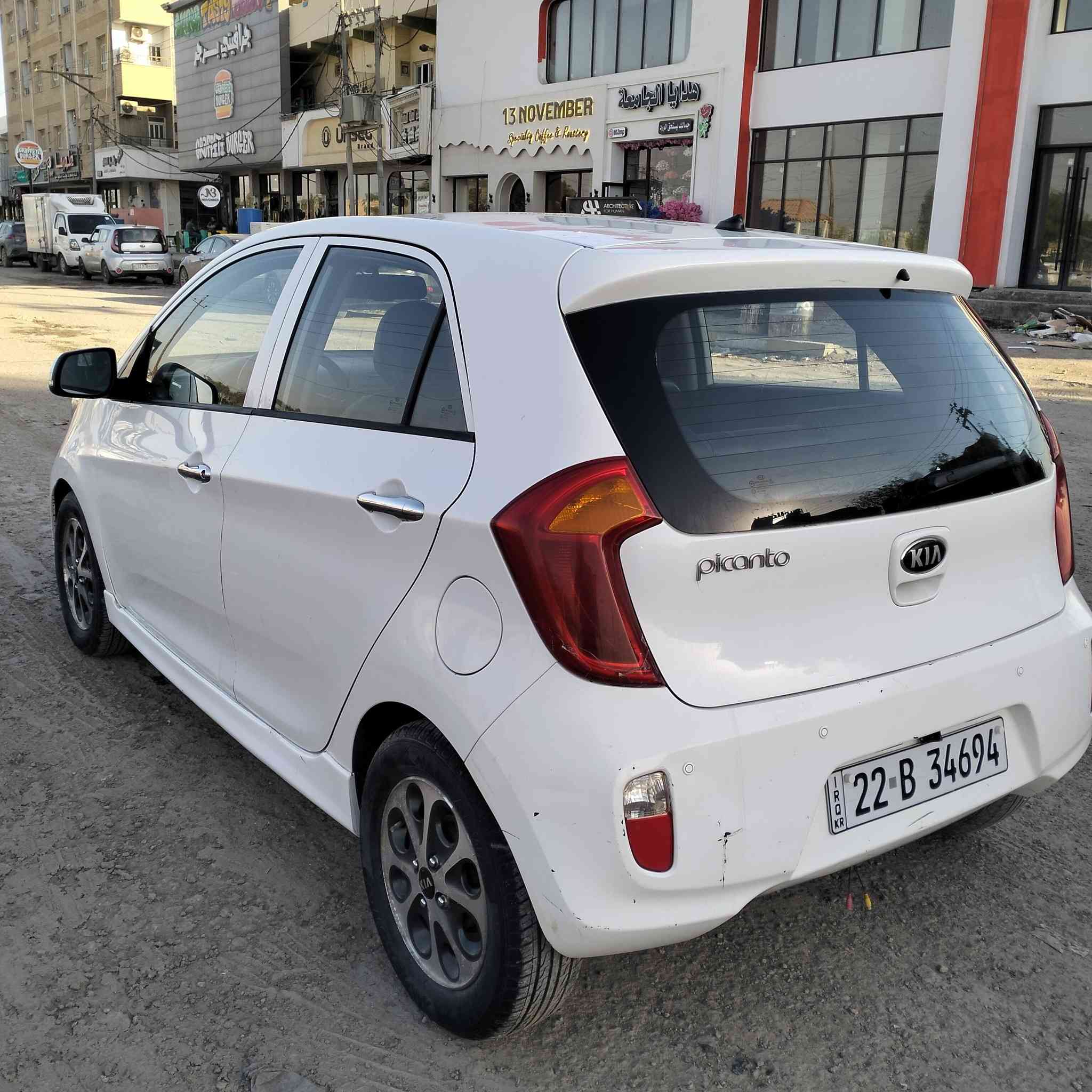 السلام عليكم كيا بيكانتو موديل 2013 وراد خليجي رقم اربيل انكليزي السنوية لل28 السعر 78 السياره مكفوله من الصبغ والضربه فقط بيها بارد قليل مكان السياره ديوانيه حي الضباط رقم الموبايل *********** غير متواجد عالخاص فقط اتصال
