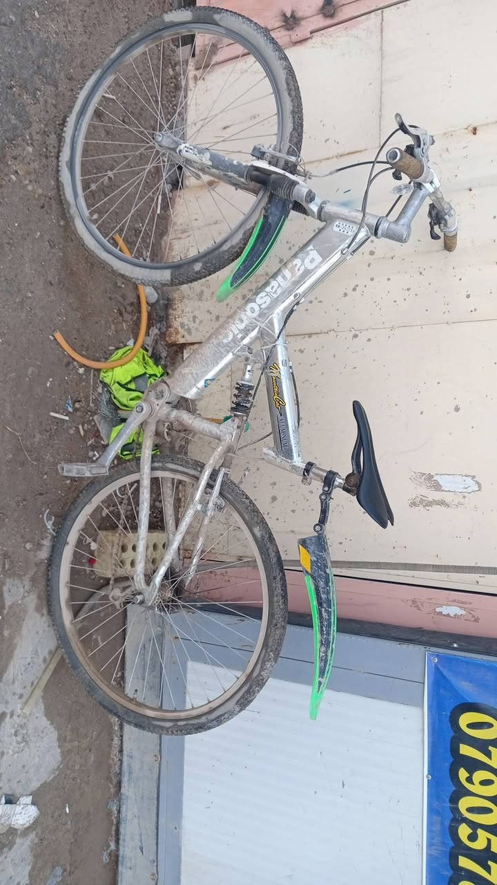 بايسكل حاجمه ٢٦ سعره اب ٨٠ الف وابي مجاله الشاري 
+964 786 040 5842


**إذا كنت صاحب هذا الإعلان وتريد حذفه لأي سبب، رجاءا أرسل رسالة إلى الدعم الفني**