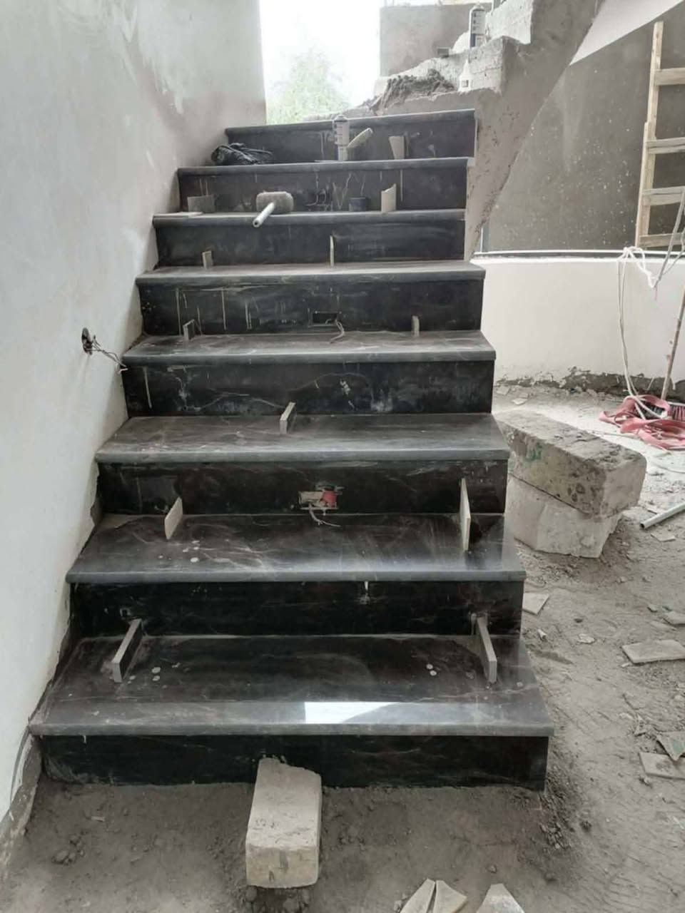 خلفه سيراميك متفرغ حاليا لتواصل واتساب ***********
