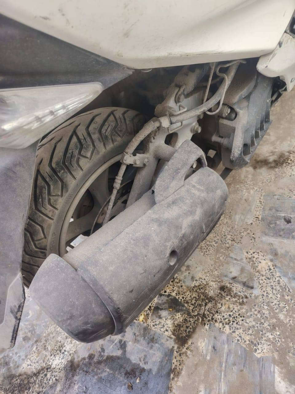 دراجه للبيع بسعر مناسب بيه عطل بسيط مكاني الكريعات ***********
